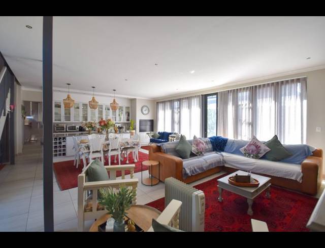 4 BEDROOM HOUSE FOR SALE IN MIDSTREAM ESTATE